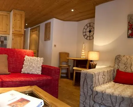 Hauts Hameaux Apartment *